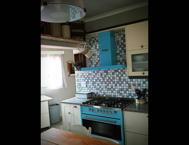 4 BEDROOM HOUSE FOR SALE IN STRAND SOUTH